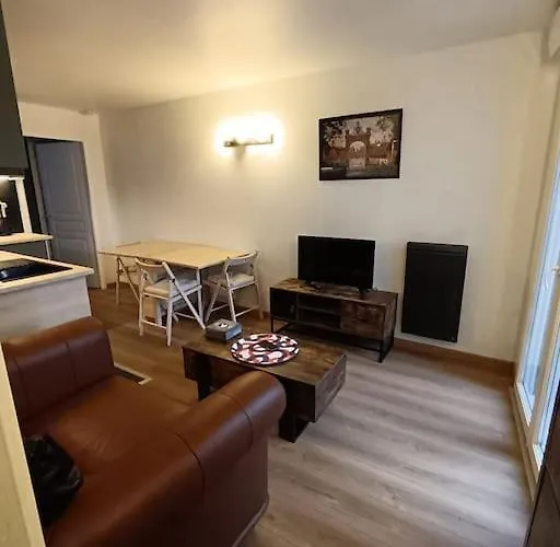 Апартаменты Jolie Petit Cocon Au Calme Нанси